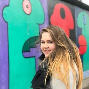 Meet your Posher, Monique